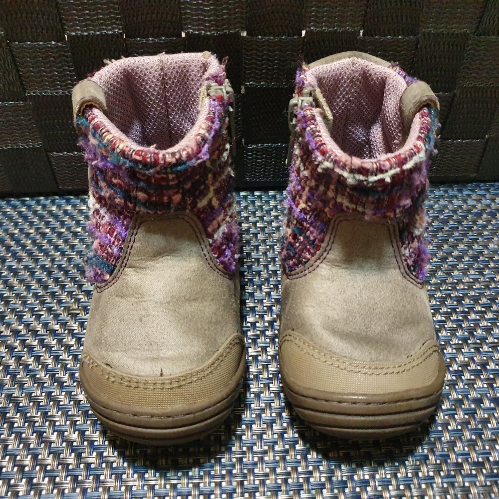 Toddler Knit Boots (Size 5)